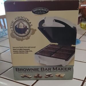 Brownie Bar Maker - Black and White